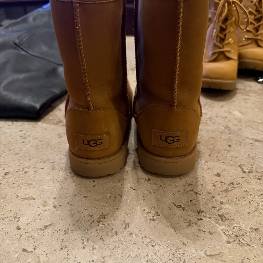 Girls Cozy Tan Shearling-Lined Boots - Picture 5 of 6